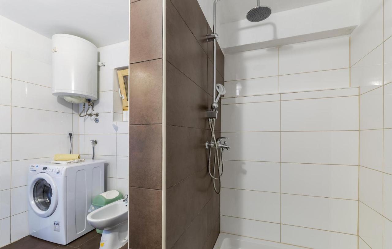 Nice Apartment In Pula With Kitchen Exterior foto