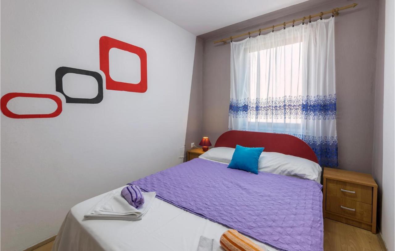 Nice Apartment In Pula With Kitchen Exterior foto